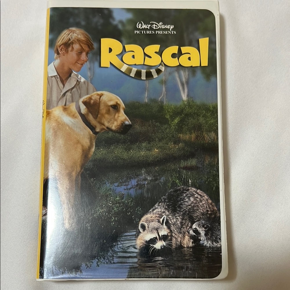Walt Disney Rascal VHS Movie - Picture 1 of 4
